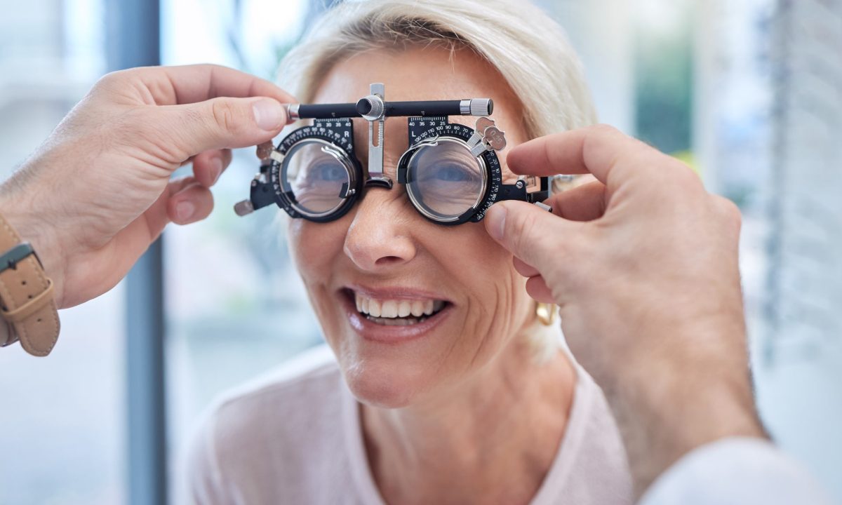 Eye Exams for Seniors: What to Expect from an Optometrist