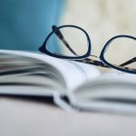 4 Clear Signs You Need Reading Glasses